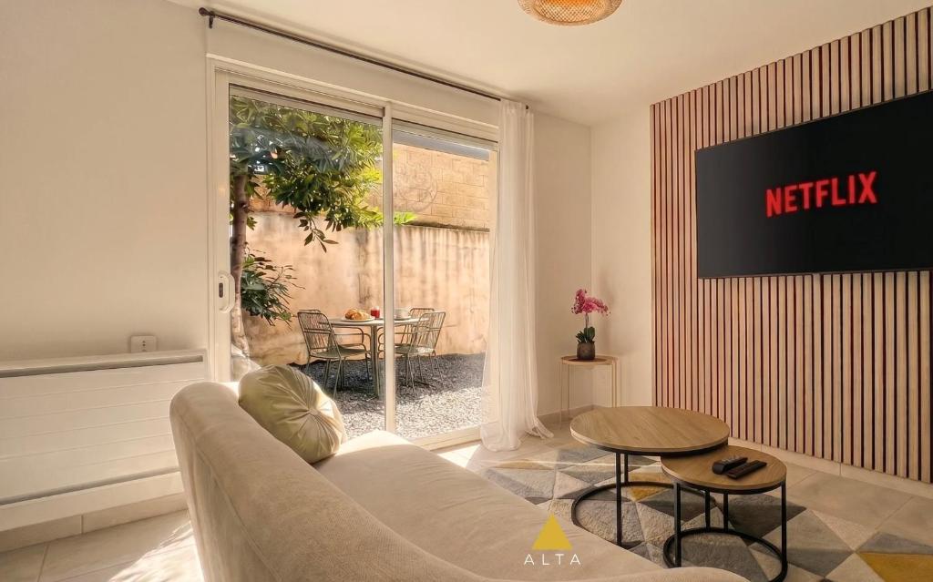 LE 84 - Grand T3 Climatisé - Terrasse & Parking Privé - 1