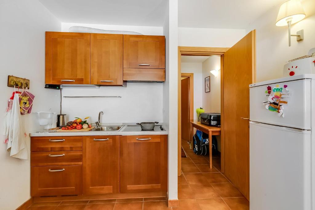 Theo's House with Terrace - Happy Rentals - 5