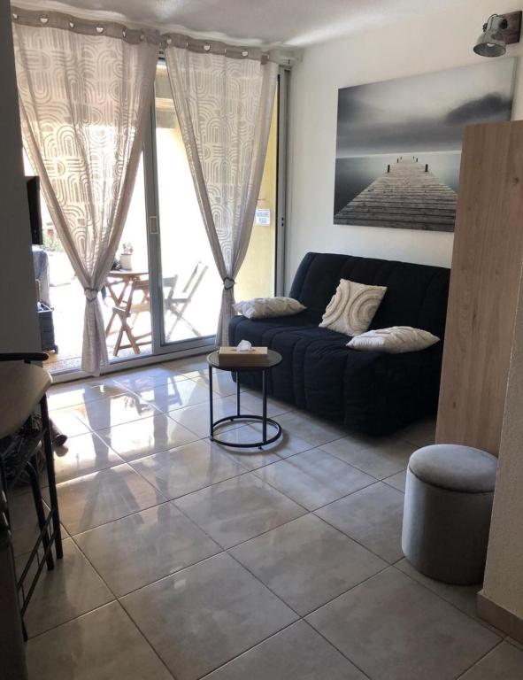 Studio RDC avec grande terrasse 25m à 2 min mer - 1