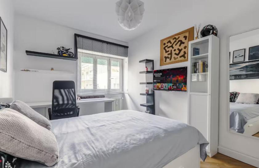 Large Room with private Bathroom - 5