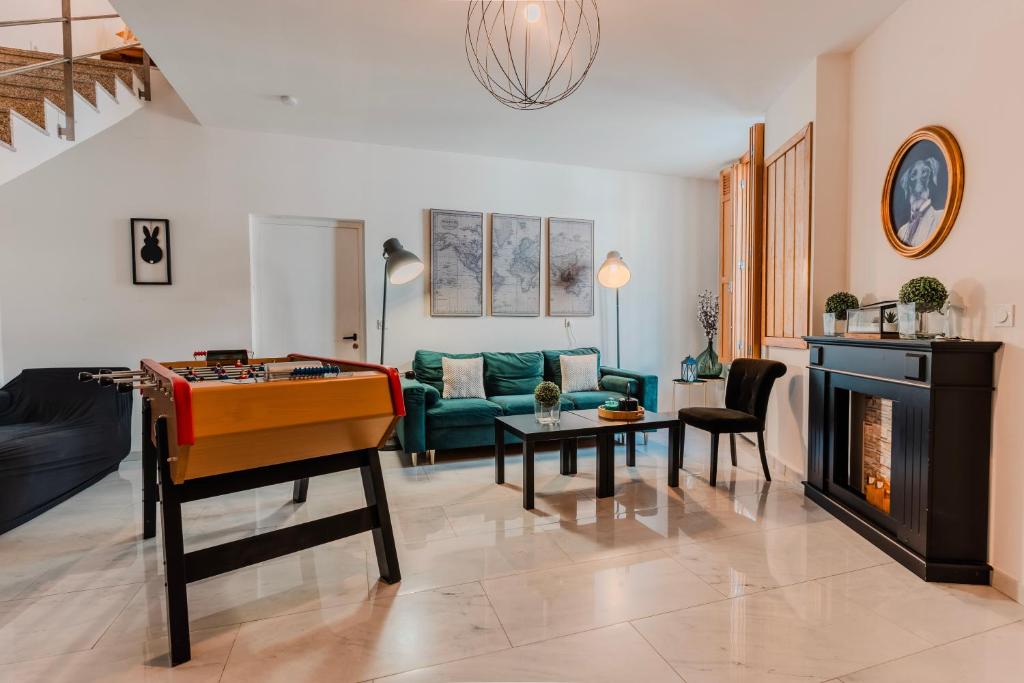C’est une maison bleue - 5