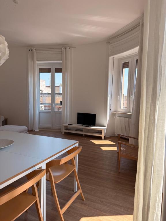 SUNNY Central bright apt, historical living Matera - 4