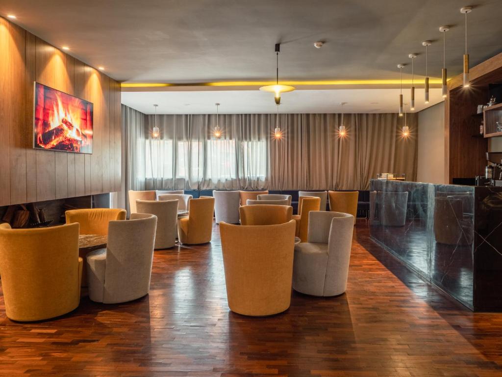 Shared lounge/TV area, ZEPHYR Ifrane in Ifrane