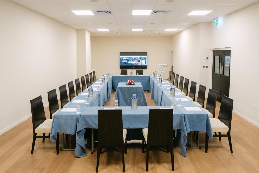 Αίθουσα συνεδριάσεων / δεξιώσεων
