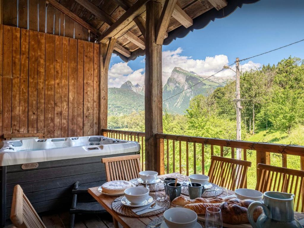 Chalet Trumont - OVO Network - 3