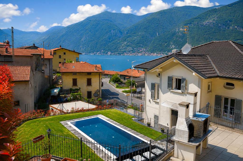 Lescen White Residence - swimming pool - 1