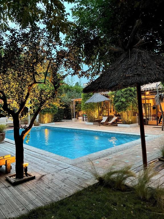 Maison de Caractère avec Piscine - 2