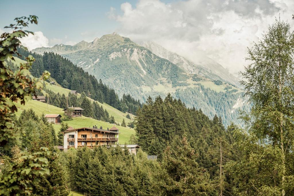 Hotel Bergkristall Zillertal - Adults Only - 1