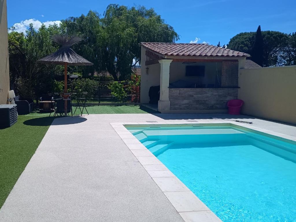 Maison villa avec piscine et spa, 6,8 ou 10 pers, meublés de tourisme 3 étoiles - 5