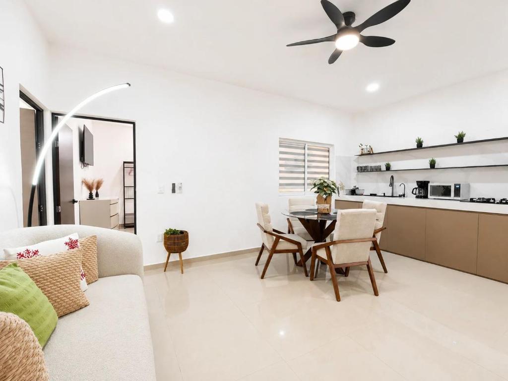 Cozy 2BR Retreat Near Beaches & City Center - 2