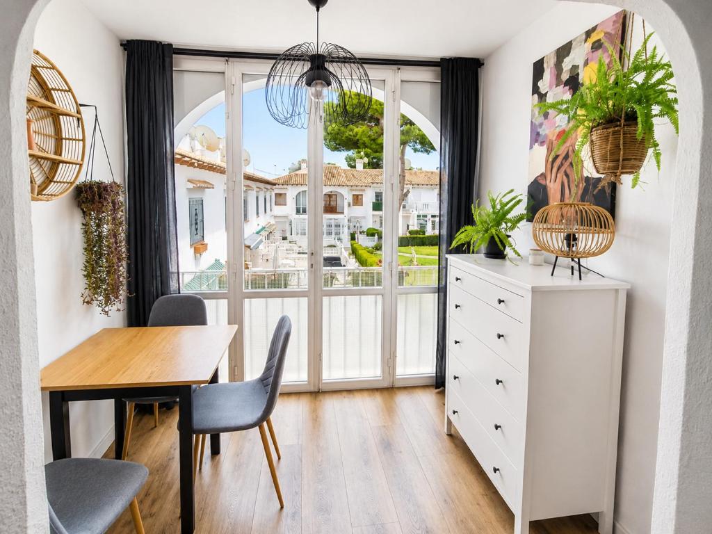 Bright Renovated Apartment with Courtyard Views - 5