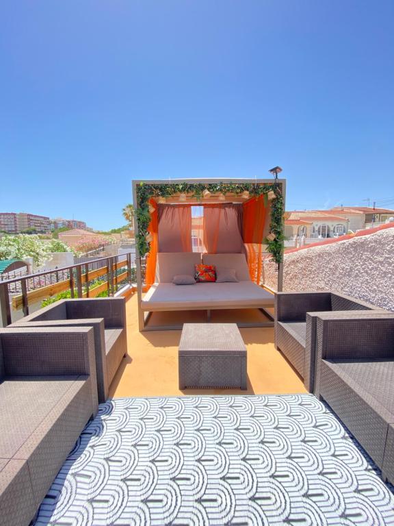 Entire Villa by the sea with private garden and mini pool - 5