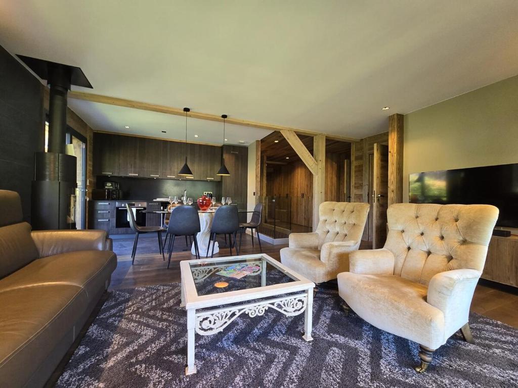 Elegant 3 bedrooms apartment - 3