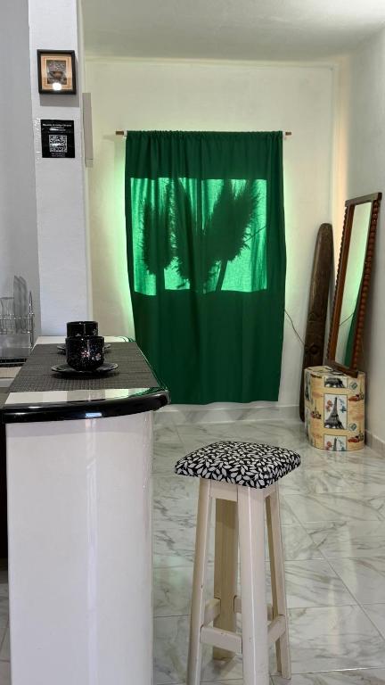 ApartWestern - 3
