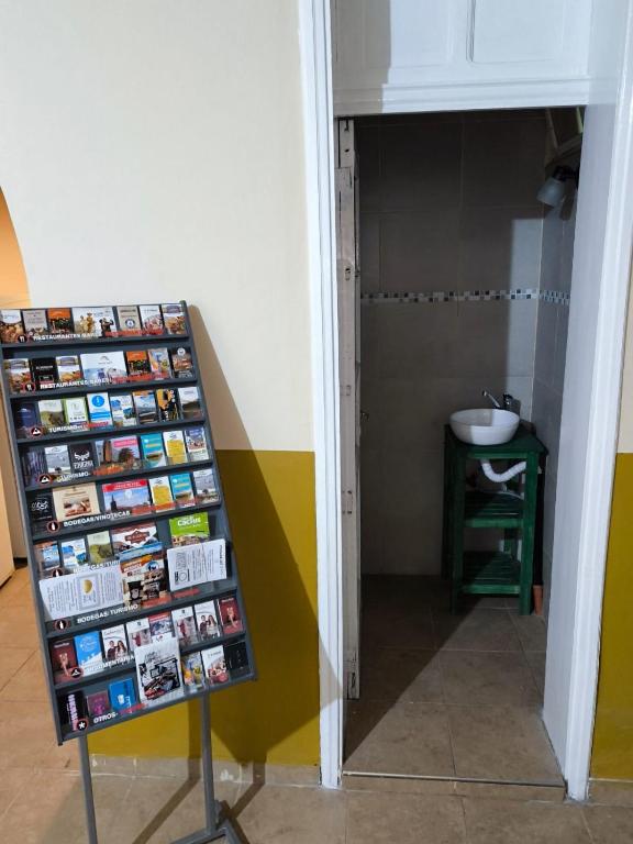 Parvis Magna Hostal - 3