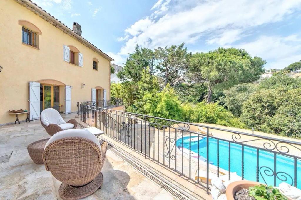 Villa de Prestige avec Piscine et Grand jardin - 3