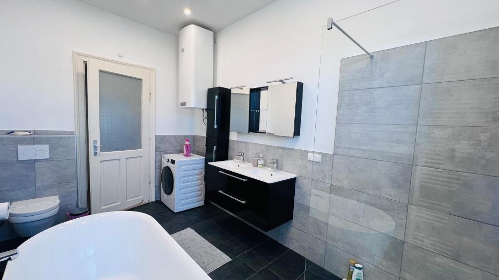 Junior Suite Apartment Eleven - 5