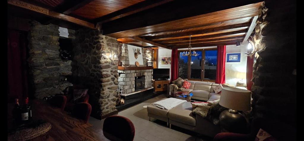 Entire Chalet Salamo 11 plus 1 Les Arcs Paradiski Jacuzzi - 2