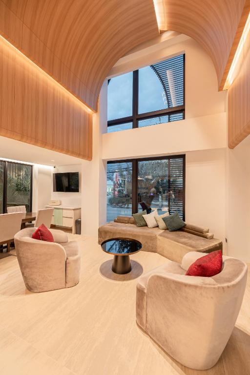 Jace Ratchada Hotel