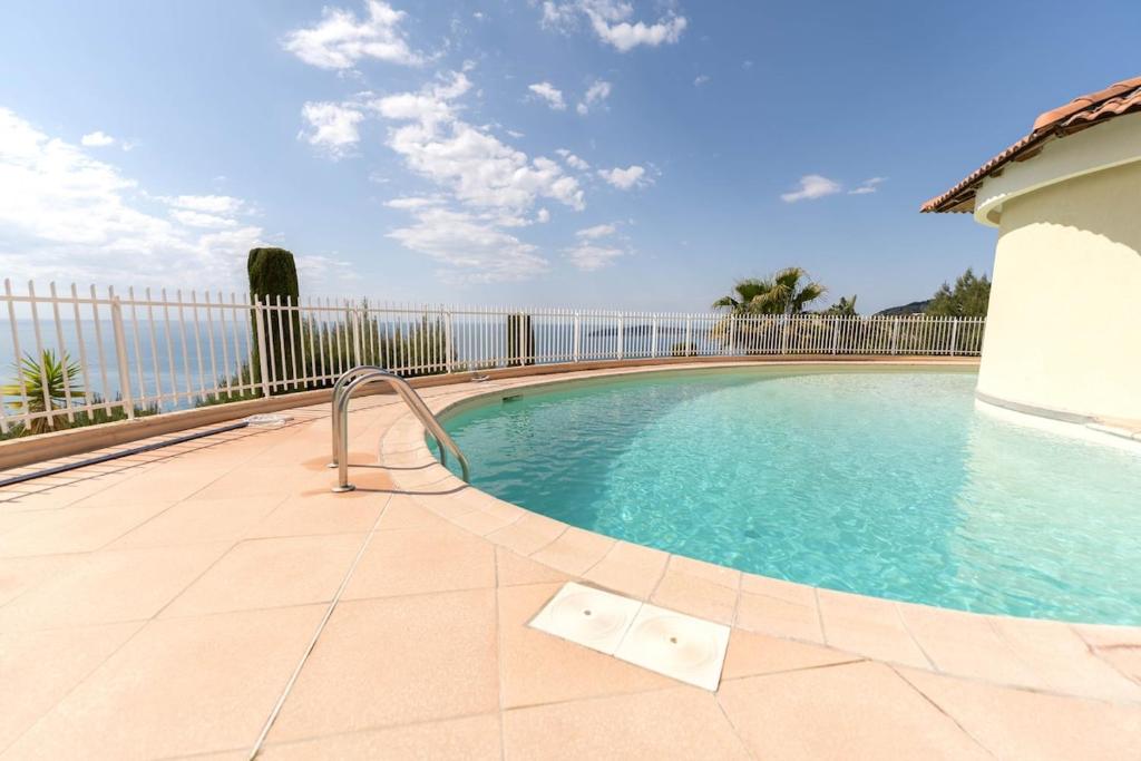 Magnifique appartement vue mer, piscine, garage - 3