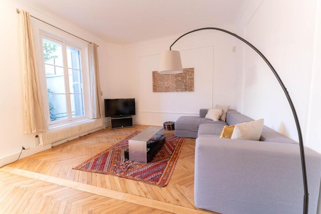 Superbe appartement avec jardin piscine, garage - 3
