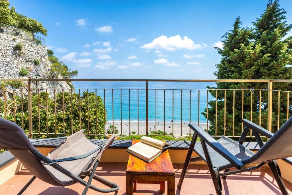Hostdomus-Dream Suite-on the sea - 1