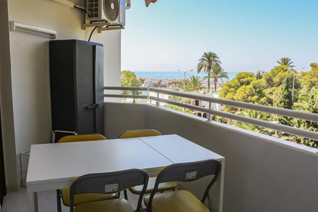 Renovated Oceanfront Apartment - 2