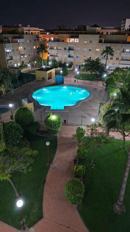 Apartamento Zona Playa En Roquetas Cerca de Bares Restaurantes y Centro Comercial - 1