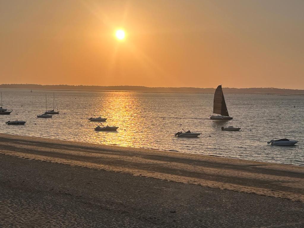 Première ligne accès privé et direct à la plage Vue mer - 3