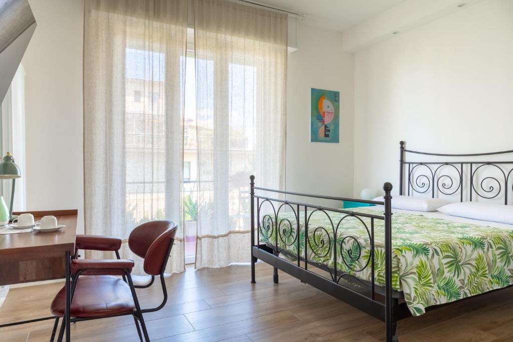 Camera Matrimoniale con bagno privato-struttura condivisa con Host-CASA ENEA - 1