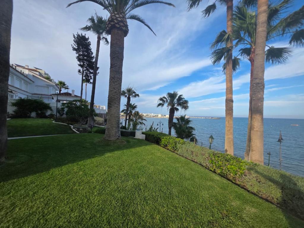 Apartamento en Benalmádena en la playa con piscina Frontal al mar - 5