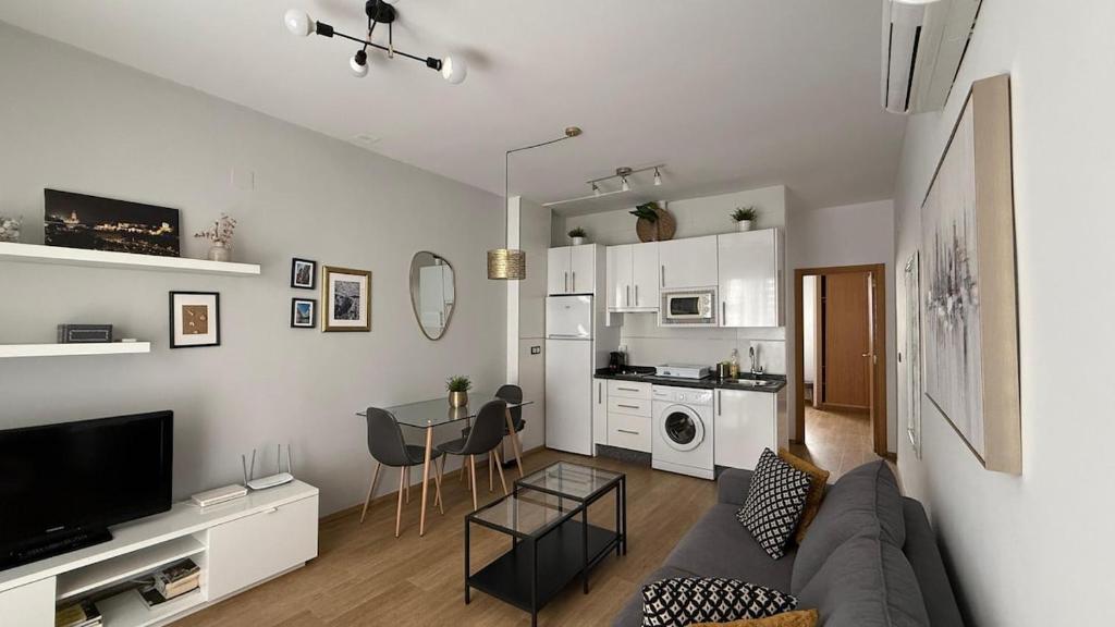 Quiet Apartment in the Heart of Malaga POOL & FREE PARKING - 4