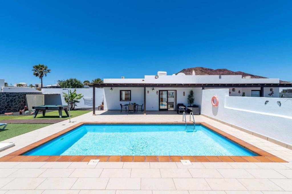 Villa Ramon by Villa Plus - 2