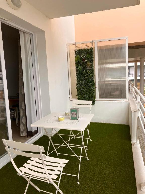 Appartement avec balcon et piscine partagée - 2