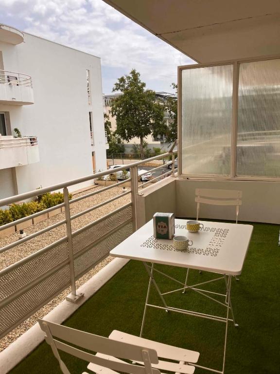 Appartement avec balcon et piscine partagée - 3