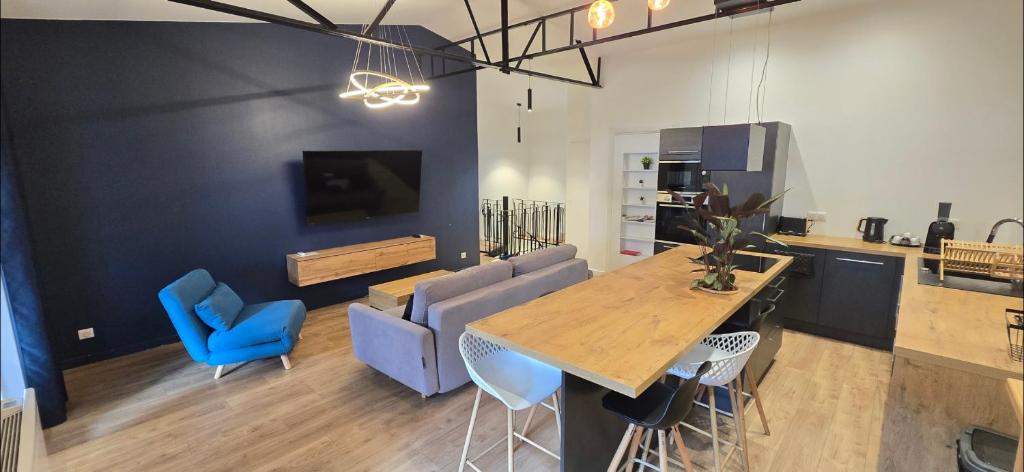TheSecret 8 couchages, Sanctuaires et gare 5mn Climatisé , salle de sport terasse - 4