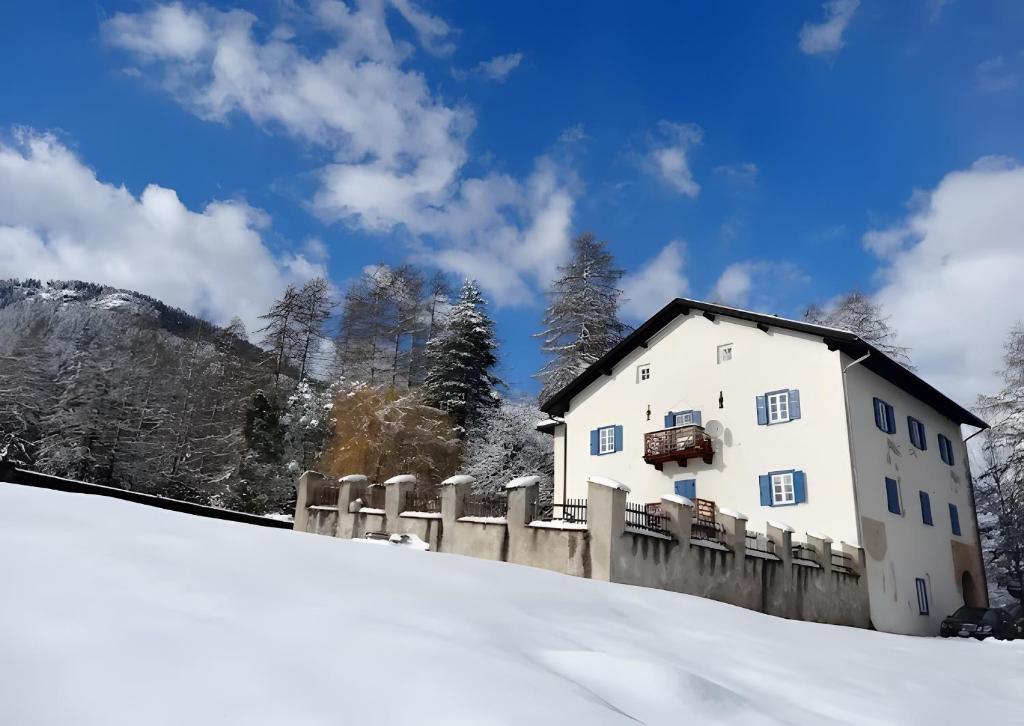 Luxe Historic Chateau Ciasa Soldà 1 - 2