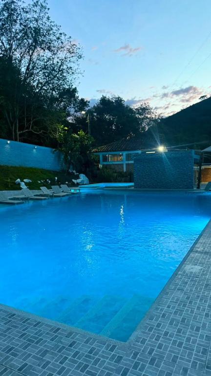 Glamping de lujo en Buga, jacuzzi-Río-Naturaleza-Piscina - 3