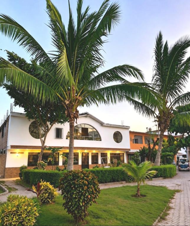 Hospedaje Cocos House Talara - amplias habitaciones, Buena Ubicacion - 1