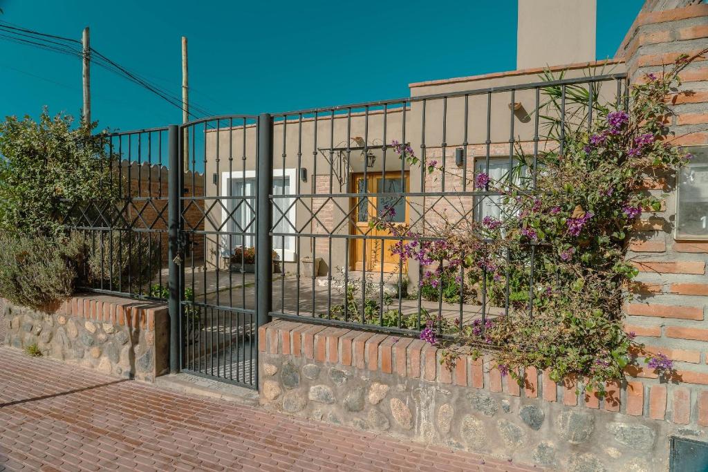 Casa Bonarda by Vindecaf - 2