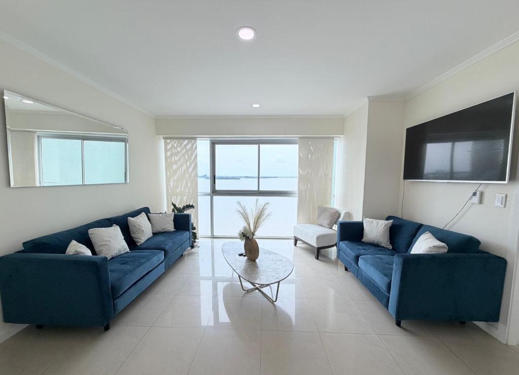 Suite 603, Riverfront, vista al río, Puerto Santa Ana, Guayaquil - 1