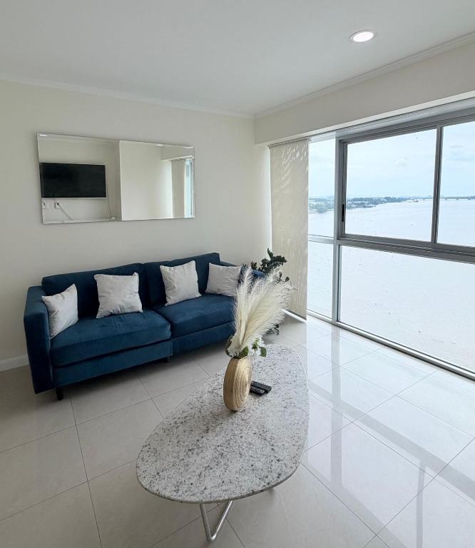 Suite 603, Riverfront, vista al río, Puerto Santa Ana, Guayaquil - 2