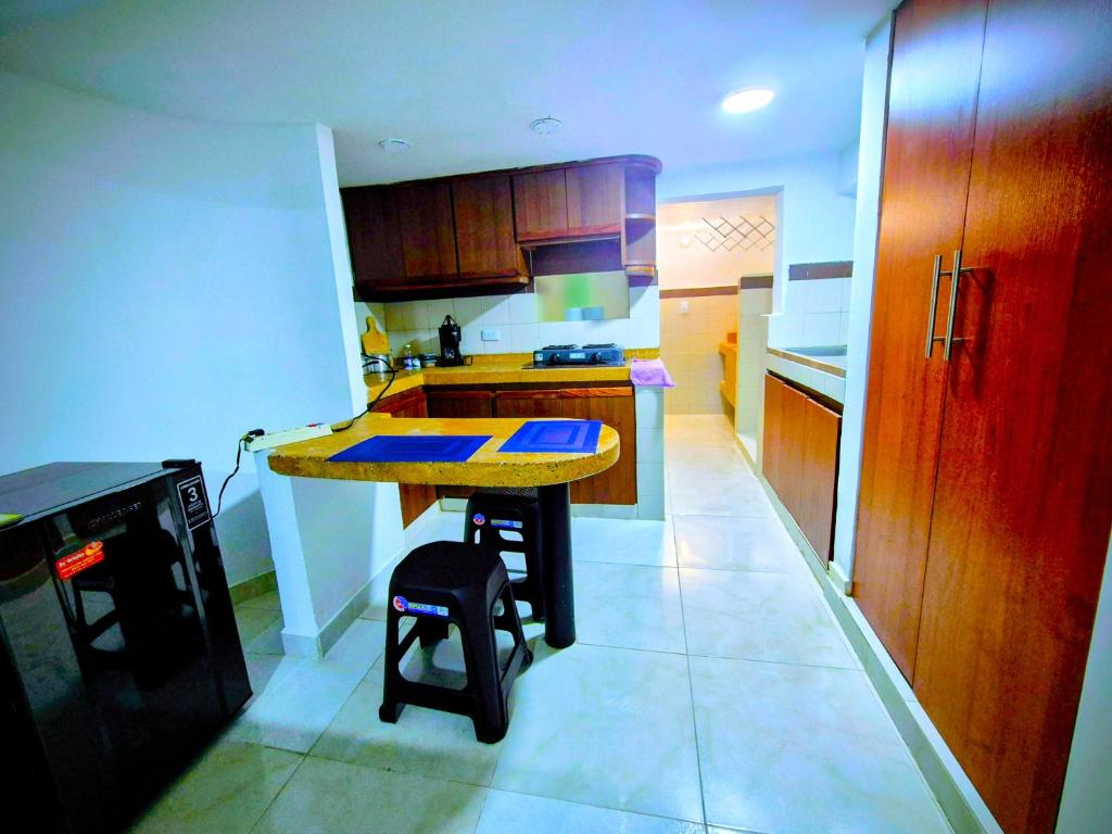 Apartaestudio en 1er piso, A pocos pasos del Estadio Pascual Guerrero, Hospital Departamental, Imbanaco, Unicancer, Centro Médico San José, Piscinas OByrne, Mulato Cabaret, Univalle, Escuela Deporte, Parqueo 1 moto - 5