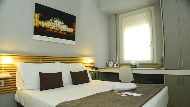 Smart-House-Central-Rent-Rooms-With-Air-Conditioning FREE PARKING - 5
