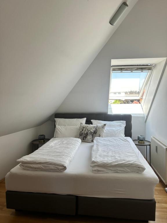City Appartement mit Balkon - 2