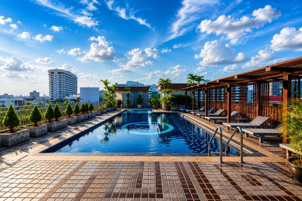 Swimming pool