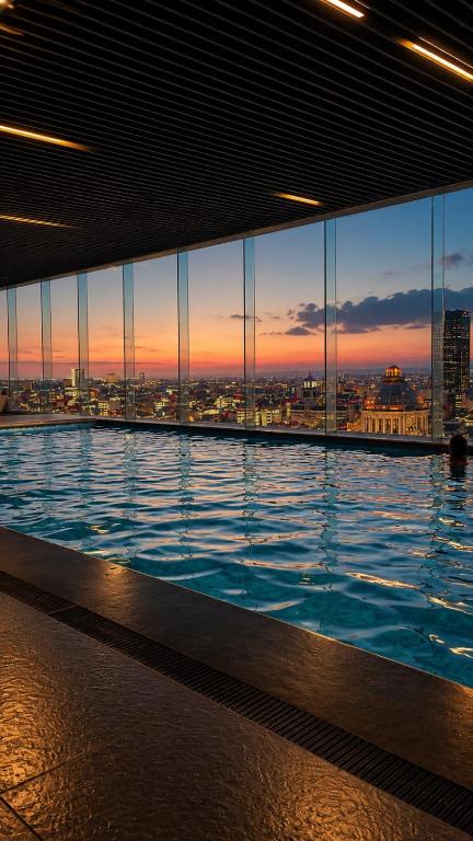 Luxury Apartment with Pool & Monument View - 1