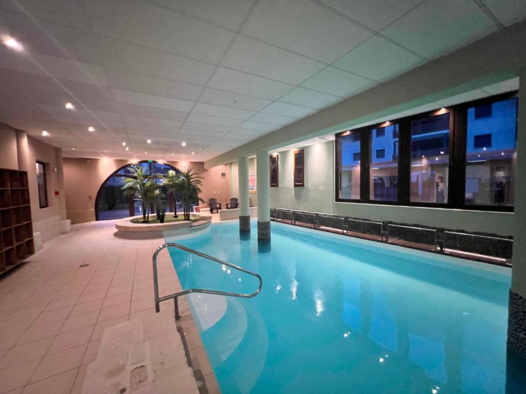 Apparts Low Cost CAMI REAL Piscine et Wifi inclus - 2