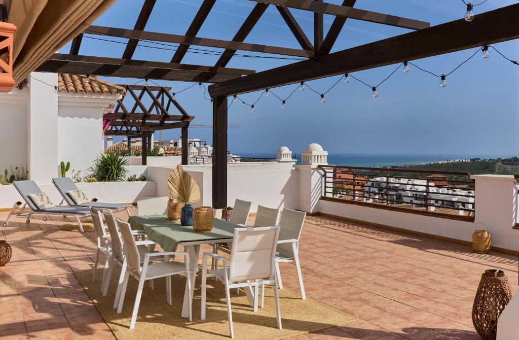 Penthouse with Large Terrace, Sea & Mountain Views - 1