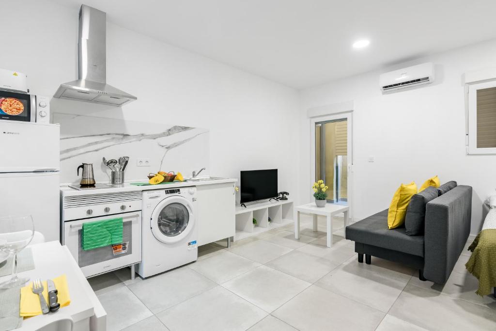 Apartment C Private Complex Metro 4pax - 1
